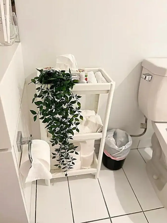 Modern 2Bd + 2 Bath By Cn Tower With Free Parking. Apartment Toronto Canada